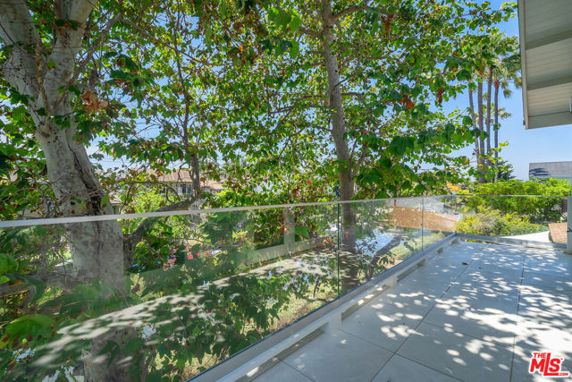 Image 29 of 43 For 2620 Grand Canal