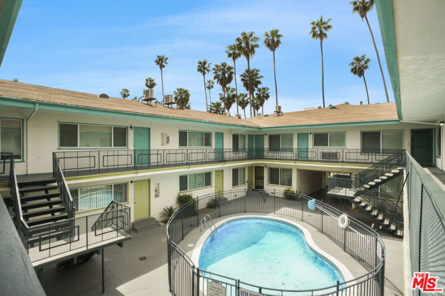 400 S Mariposa Avenue, Los Angeles CA: https://media.crmls.org/mediaz/6e0ea980-be15-4ed2-a002-b0d8608e3d8e.jpg