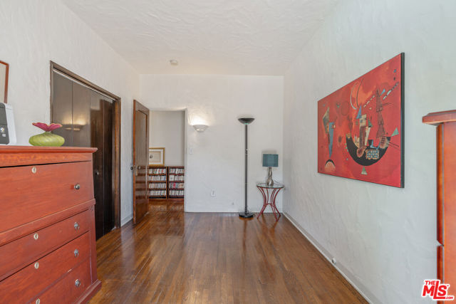 2310 Santa Anita Avenue, Altadena CA: https://media.crmls.org/mediaz/6e0f1712-b784-44fb-9fb3-511ad4518285.jpg