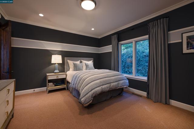 42 Tappan Ln, Orinda CA: https://media.crmls.org/mediaz/6e0f675f-9bac-4169-a424-6a822fad5056.jpg