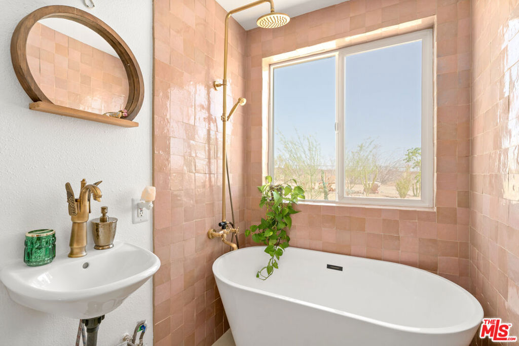 MLS #25604311 image #23