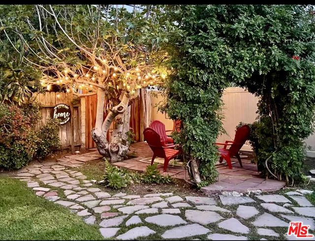 5944 Irvine Avenue, North Hollywood CA: https://media.crmls.org/mediaz/6e0f874a-8fb8-4187-b3c1-6a57befb9acf.jpg