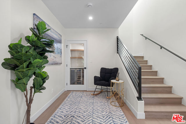 705 6th Avenue, Venice CA: https://media.crmls.org/mediaz/6e105702-ed59-4a70-aa94-19ebd8cb2f96.jpg