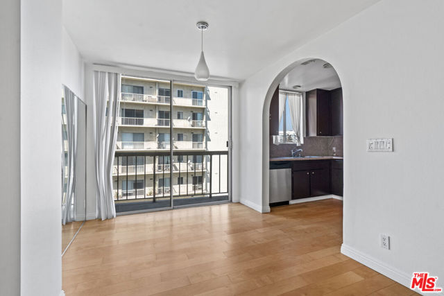 10747 Wilshire Boulevard, Los Angeles CA: https://media.crmls.org/mediaz/6e10c8bb-e5da-4062-b3e5-f2baf0644b1b.jpg