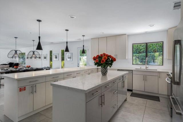 505 N Camino Real, Palm Springs CA: https://media.crmls.org/mediaz/6e10f653-c6f9-4d41-87d0-3e56ba7c63f0.jpg