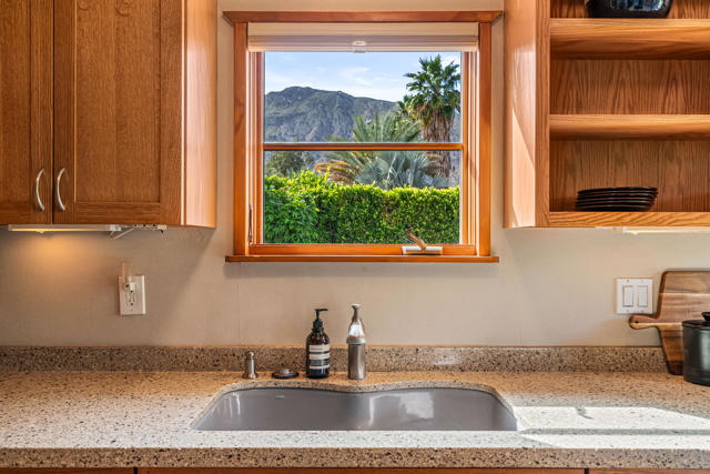 610 S Camino Real, Palm Springs CA: https://media.crmls.org/mediaz/6e10f952-4272-4b8d-ba94-be45a61e0f70.jpg