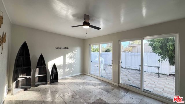 7516 Oakdale Avenue, Winnetka CA: https://media.crmls.org/mediaz/6e11068f-7bb1-49f6-8e48-0287d3544814.jpg