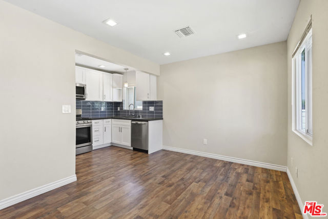 22014 Covello Street, Canoga Park CA: https://media.crmls.org/mediaz/6e12c29e-4c82-4452-ab06-231374f801ff.jpg