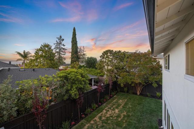 3706 Laurel Way, Redwood City CA: https://media.crmls.org/mediaz/6e12cf22-f477-4c22-a954-a3cb61486522.jpg