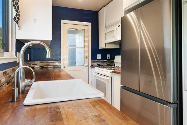 2127 Penasquitas Drive, Aptos CA: https://media.crmls.org/mediaz/6e1358dd-269e-42c2-bd5d-1de5a9cdeec7.jpg