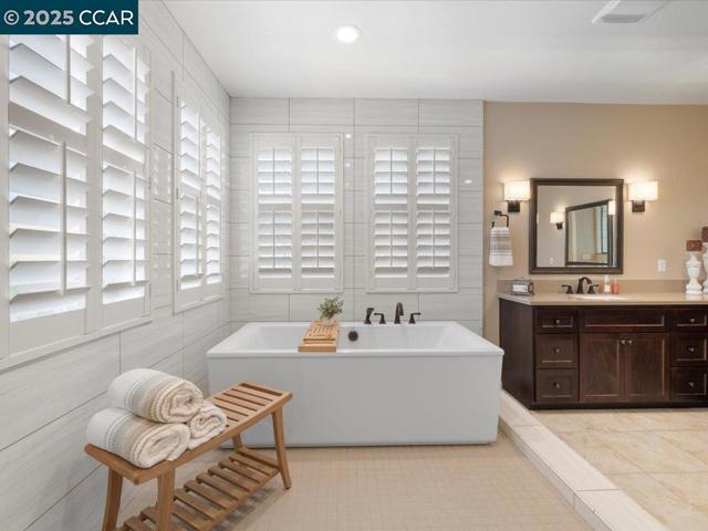 1927 Vintage Cir, Brentwood CA: https://media.crmls.org/mediaz/6e137295-f7c9-467b-86c0-fe92afcd5b33.jpg