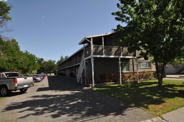 Image 1 of 9 For 3539 Edison Ave