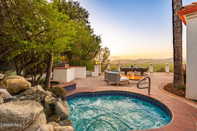 1074 Deseo Avenue, Camarillo CA: https://media.crmls.org/mediaz/6e13d7da-4dfa-4f1a-98de-0b6a8006b41a.jpg
