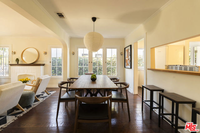 3010 11th Avenue, Los Angeles CA: https://media.crmls.org/mediaz/6e141ad0-cd7f-4ceb-8b2f-268cb68a0d08.jpg