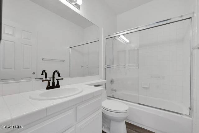 237 Camino Toluca, Camarillo CA: https://media.crmls.org/mediaz/6e147a98-1672-4a67-9ea5-bb6a418e5539.jpg