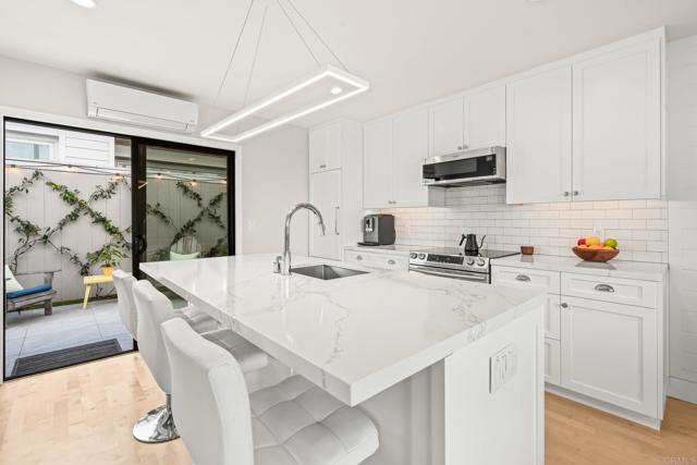 Detail Gallery Image 8 of 51 For 909 Olive Ave, Coronado,  CA 92118 - 2 Beds | 2 Baths