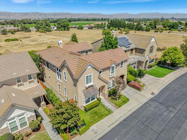 5812 Cajon Way, Gilroy CA: https://media.crmls.org/mediaz/6e158a21-1933-44b9-99c6-15c58f1e753c.jpg