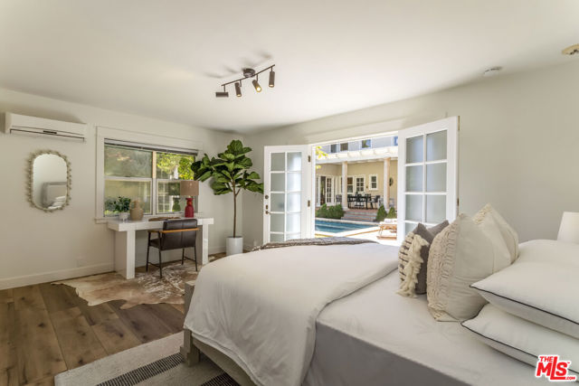 1622 N Orange Grove Avenue, Los Angeles CA: https://media.crmls.org/mediaz/6e15bdf4-2920-41b2-b413-c90779a3c436.jpg