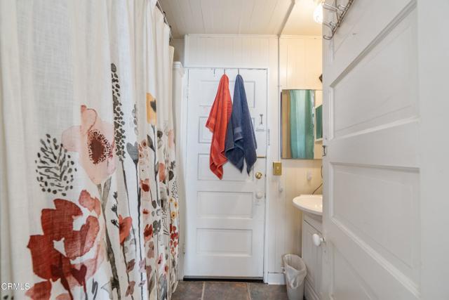210 N Encinitas Avenue, Monrovia CA: https://media.crmls.org/mediaz/6e15fc71-c19d-4a6e-9654-e698a40c6602.jpg