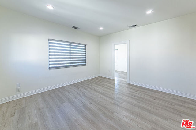 801 N Alexandria Avenue, Los Angeles CA: https://media.crmls.org/mediaz/6e16362a-f945-4965-a5ed-9a6008cbff48.jpg