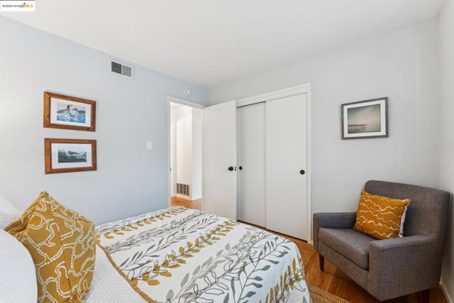 3129 Deseret Dr, Richmond CA: https://media.crmls.org/mediaz/6e16c177-c382-45ad-9a92-605a340afe46.jpg