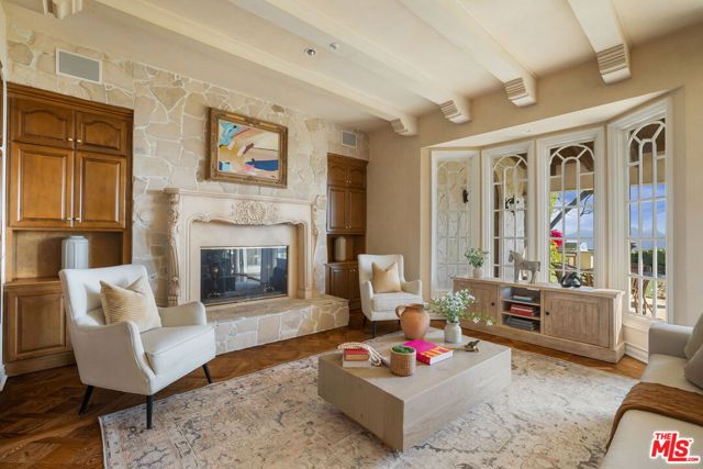 1580 Chastain, Pacific Palisades, California 90272, 4 Bedrooms Bedrooms, ,3 BathroomsBathrooms,Single Family Residence,For Sale,Chastain,24401769
