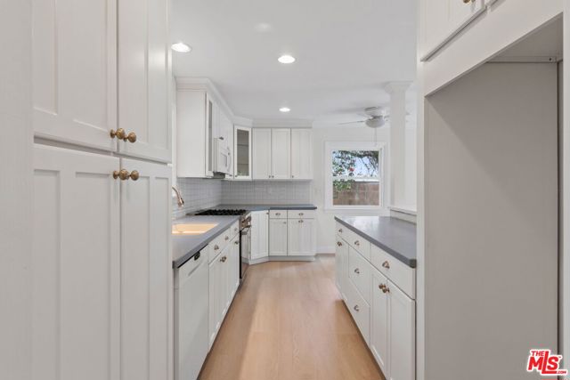 13545 Simshaw Avenue photo 3