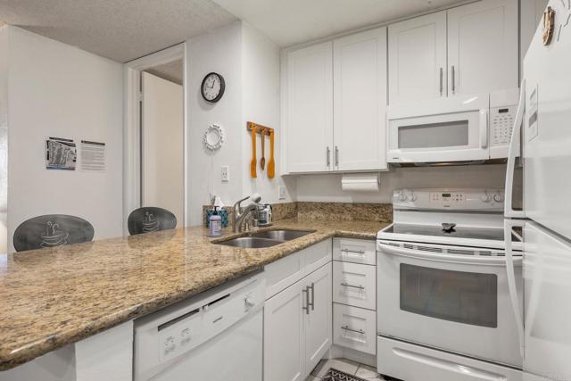 Detail Gallery Image 8 of 44 For 999 N Pacific St #C201,  Oceanside,  CA 92054 - 1 Beds | 1 Baths