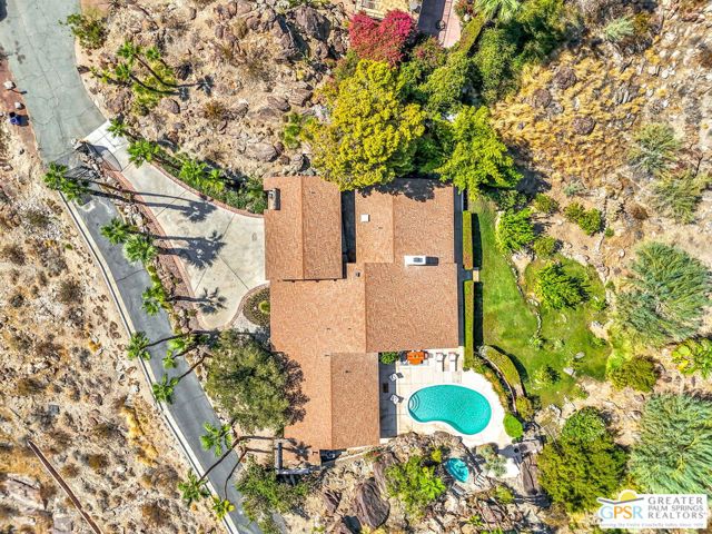 13 Cahuilla Hills Drive, Palm Springs CA: https://media.crmls.org/mediaz/6e1792a1-3204-4ab6-a41f-694c6e1e3869.jpg