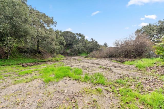 530 Apple Valley Lane, Watsonville CA: https://media.crmls.org/mediaz/6e17d697-218e-4894-859a-05da43fd6c17.jpg