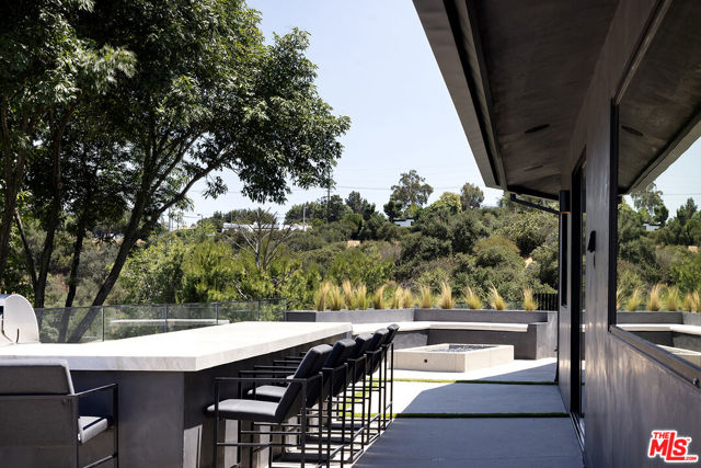 Drew Fenton | 16401 Mulholland Drive Los Angeles CA | MLS: 7706113