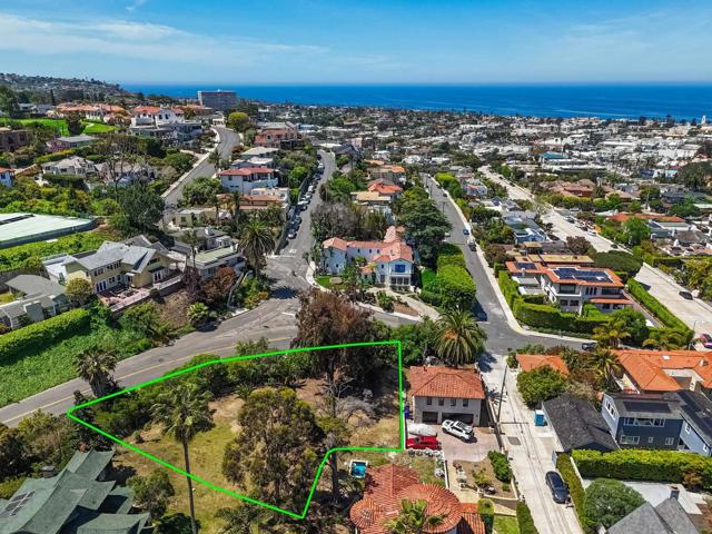 1428 Soledad Ave, La Jolla CA: https://media.crmls.org/mediaz/6e181fad-4995-4e4a-8f40-18e4804c89c6.jpg