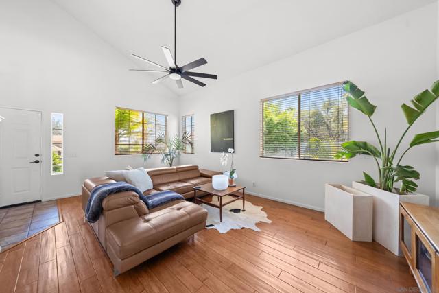32246 Cour Meyney, Temecula CA: https://media.crmls.org/mediaz/6e184c3c-bd18-473c-91ac-be58223d1102.jpg
