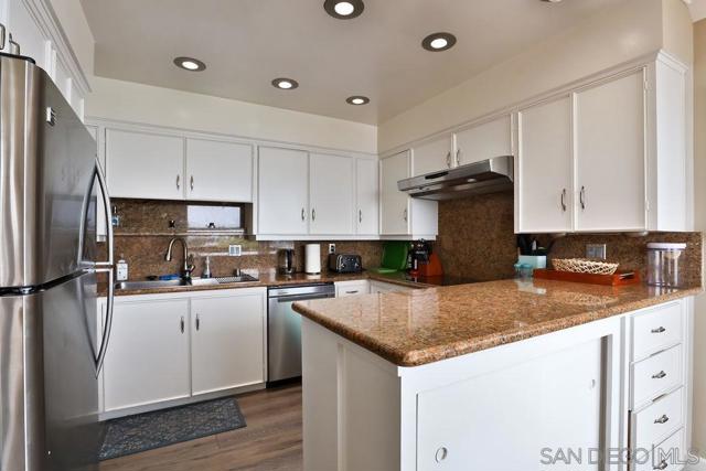 390 San Antonio Ave, San Diego, California 92106, 2 Bedrooms Bedrooms, ,2 BathroomsBathrooms,Condominium,For Sale,San Antonio Ave,240028519SD