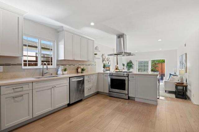 626 Harvester Drive, Foster City CA: https://media.crmls.org/mediaz/6e18c627-176a-4866-9683-13a1bdc210f9.jpg