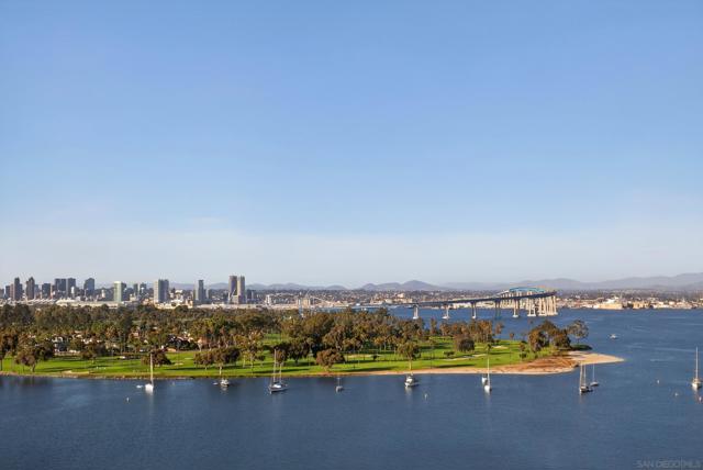 1810 Avenida Del Mundo, Coronado CA: https://media.crmls.org/mediaz/6e18d2a3-4905-4367-b957-dbaa7a6327a8.jpg