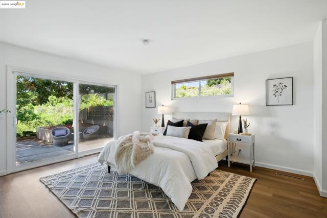 7927 Phaeton Dr, Oakland CA: https://media.crmls.org/mediaz/6e191ac5-9c4e-4de2-9c2e-f846f185fb78.jpg