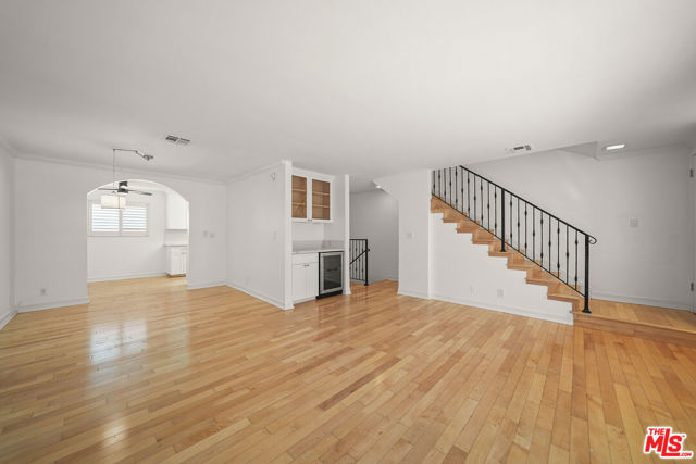 14634 Magnolia Boulevard, 7 photo 7