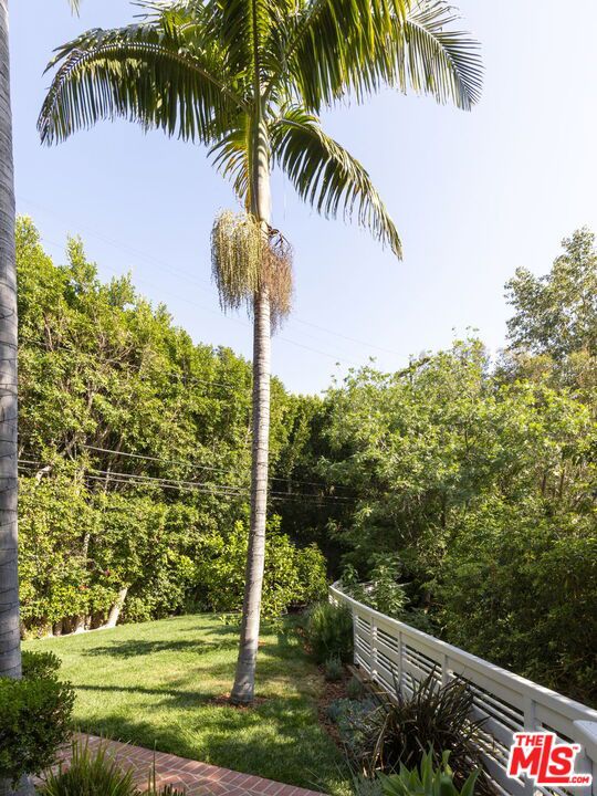 2625 Nichols Canyon Road, Los Angeles CA: https://media.crmls.org/mediaz/6e1999a6-9752-4e43-9c3a-6d85579b8fcf.jpg