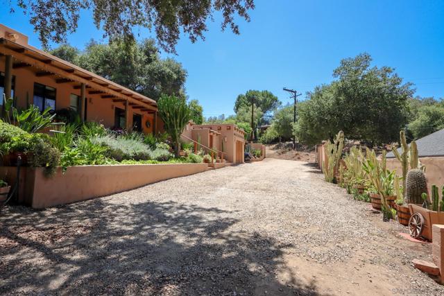 1511 Alpine Terrace Rd, Alpine CA: https://media.crmls.org/mediaz/6e199db7-2286-42e9-a60f-f2a25b4fe424.jpg
