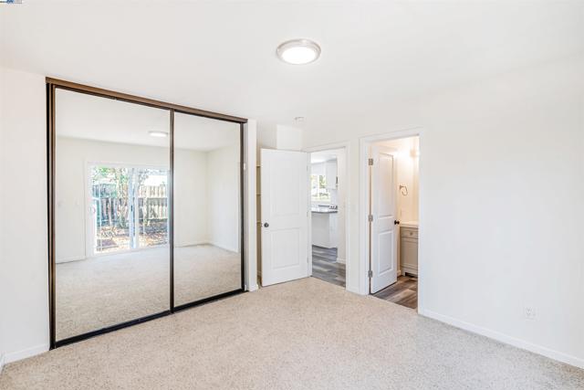 24576 Oneil Ave, Hayward CA: https://media.crmls.org/mediaz/6e19b789-4a86-40b8-b6d3-17a460976c0b.jpg