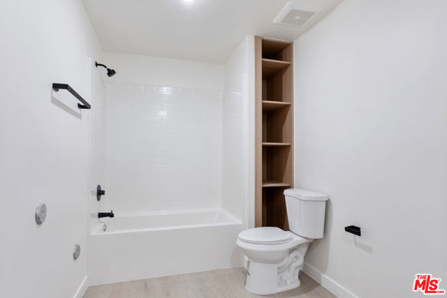 1124 S Normandie Avenue, Los Angeles CA: https://media.crmls.org/mediaz/6e1acad0-b880-452b-80ab-f4aadb6d609c.jpg