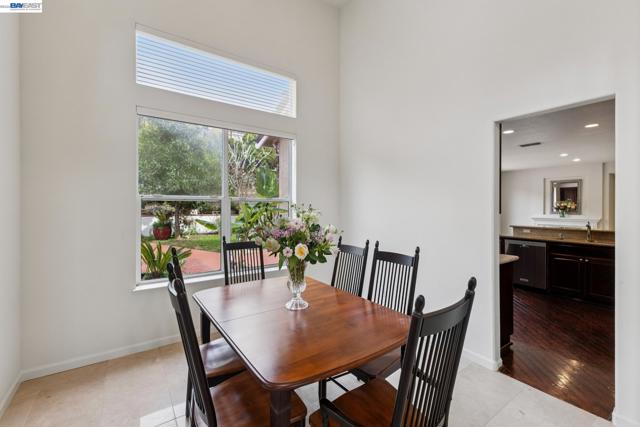 Image 7 of 51 For 25318 Buckeye Dr