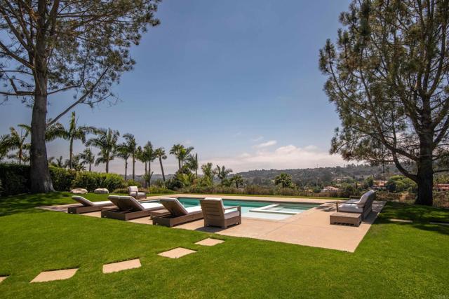3035 Paseo Cielo, Rancho Santa Fe CA: https://media.crmls.org/mediaz/6e1c8762-7f3a-45ba-ac6d-d3cca7e00e9a.jpg