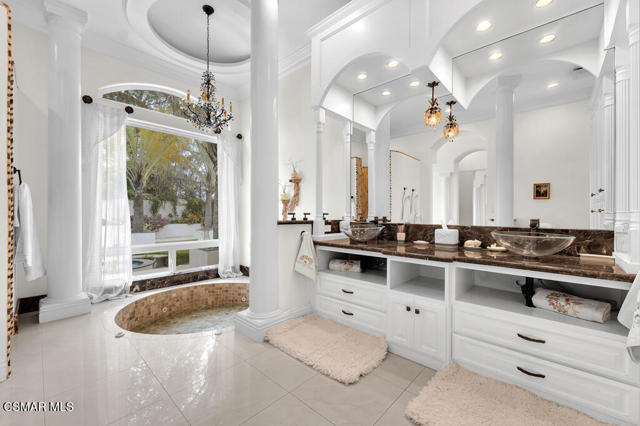 932 Rosario Drive, Thousand Oaks CA: https://media.crmls.org/mediaz/6e1cf861-05ae-4c1d-aa83-a81d3315e3c8.jpg