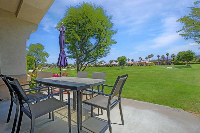 425 Desert Holly Drive, Palm Desert CA: https://media.crmls.org/mediaz/6e1d78fa-438b-4b13-a395-cbe77367255a.jpg