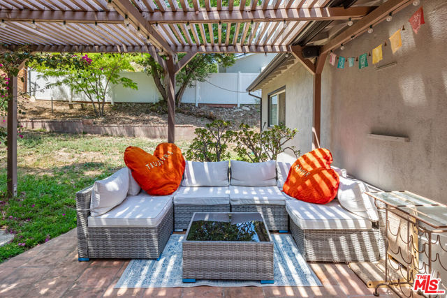 6941 Scarborough Peak Drive, West Hills CA: https://media.crmls.org/mediaz/6e1db92d-fb1b-410c-848a-48c6f7b9d10b.jpg