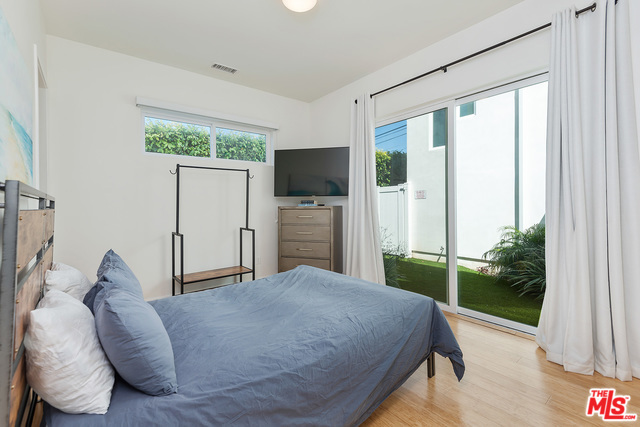 7447 W 81ST Street, Los Angeles CA: https://media.crmls.org/mediaz/6e1e290b-c84f-4a43-ae60-9010c7581c2e.jpg