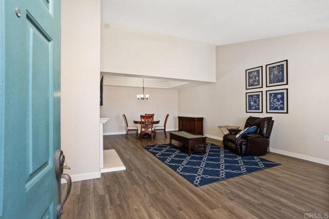 3325 Genoa Way, Oceanside CA: https://media.crmls.org/mediaz/6e1f41ab-6dd0-4643-b5fc-6d6d3467157e.jpg