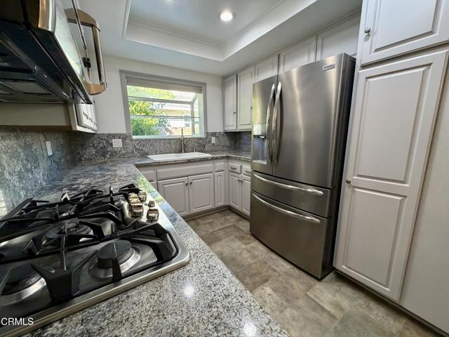 Detail Gallery Image 5 of 16 For 997 Mobil Ave, Camarillo,  CA 93010 - 2 Beds | 2 Baths